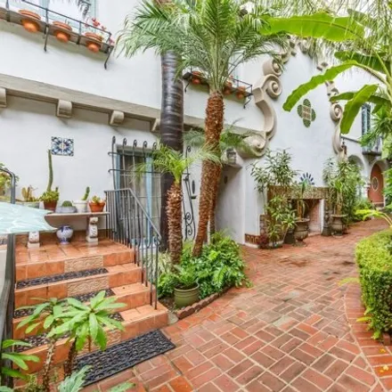 Rent this 3 bed townhouse on Patio Del Moro in Fountain Avenue, West Hollywood