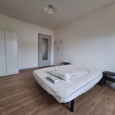 Rent this 2 bed apartment on 10 Rue de Nantes in 33300 Bordeaux, France