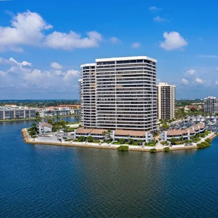 Buy this 3 bed condo on Lakeshore Drive in North Palm Beach, FL 33408