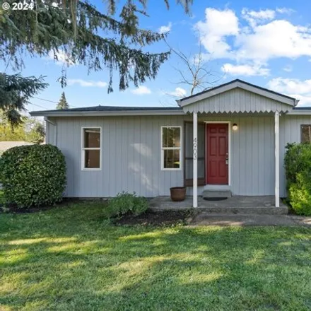 Buy this 2 bed house on 4903 Southeast Long Street in Portland, OR 97206