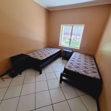 Image 3 - Road 2L, Govan Mbeki Ward 5, Secunda, 2302, South Africa - Apartment for rent