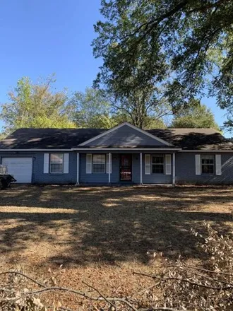 Buy this 3 bed house on 3220 Craig Street in Memphis, TN 38118