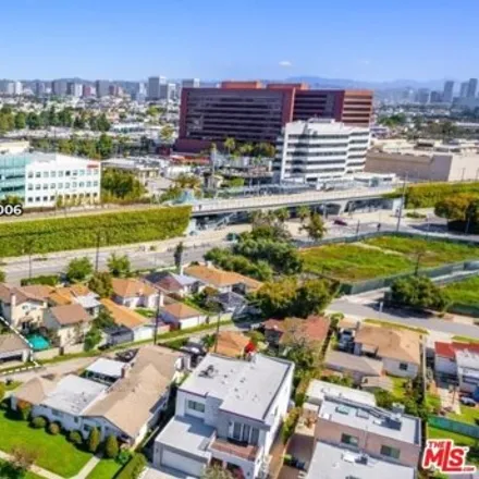 Image 2 - 12278 Exposition Boulevard, Los Angeles, CA 90064, USA - House for sale