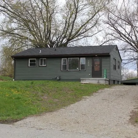 Buy this 3 bed house on 5628 Olive Avenue in Warren County, OH 45005
