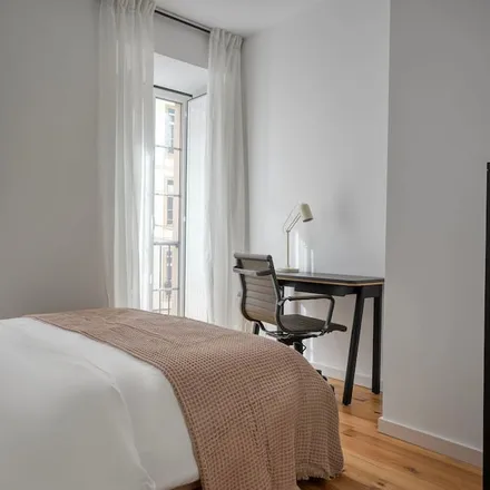 Rent this 2 bed apartment on 114 in Rua Interior ao Aeroporto da Portela, 1700-008 Lisbon