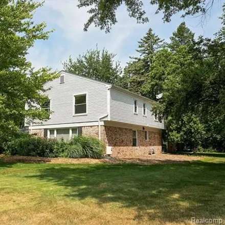 Image 1 - 30876 Lincolnshire East, Beverly Hills, MI 48025, USA - House for rent
