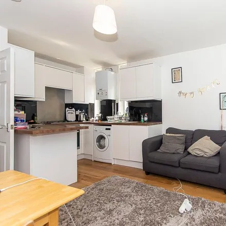 Rent this 3 bed apartment on Cedars Road in London, SW4 0PY
