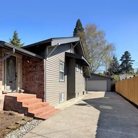 Buy this 4 bed house on 10131 North Lombard Street in Portland, OR 97203