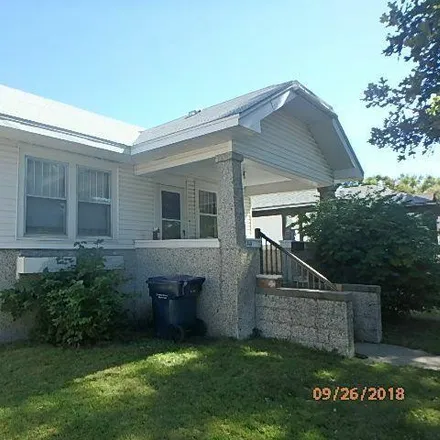 Buy this 2 bed house on 301 South Sycamore Street in Grand Island, NE 68801