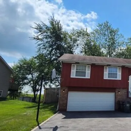 Rent this 3 bed house on 7306 W Mathews Dr in Frankfort, Illinois