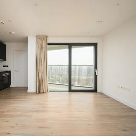 Image 1 - Riverstone Heights, Maltings Close, Bromley-by-Bow, London, E3 3TE, United Kingdom - Room for rent