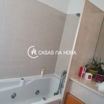 Image 3 - Ourivesaria Catita, Rua Doutor Manuel Arriaga, 2670-420 Loures, Portugal - Apartment for rent