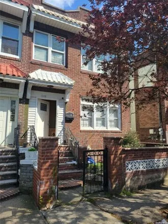 Buy this 6 bed house on 13-66 Eggert Place in New York, NY 11691