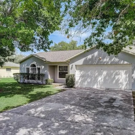 Buy this 3 bed house on 456 Cardinal Ct in Poinciana, Florida