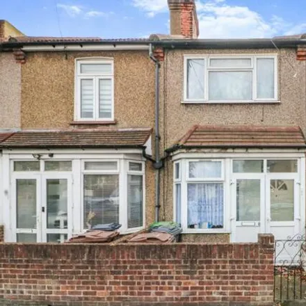 Buy this 2 bed townhouse on Gordon Road in London, IG11 7XQ