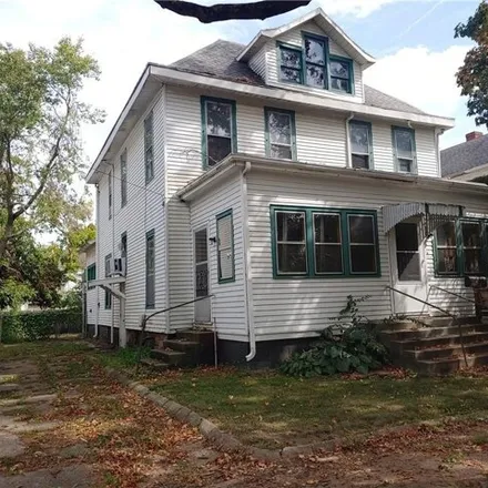 Buy this 4 bed house on 285 West Elizabeth Street in Paris, IL 61944