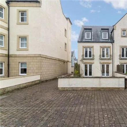 Buy this 3 bed townhouse on Harbour Square in Inverkip, PA16 0EG