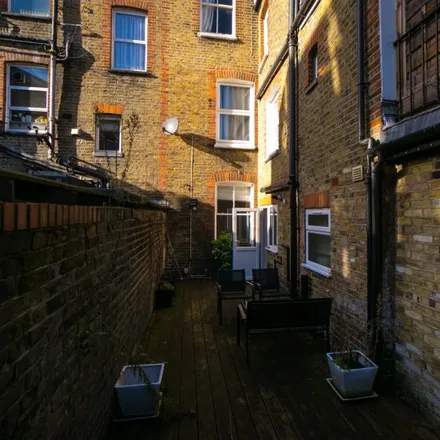 Image 6 - St. Philip Street, London, SW8 3RU, United Kingdom - Apartment for rent