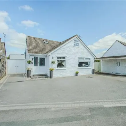 Buy this 5 bed house on Thames Avenue in Swindon, SN25 3NP