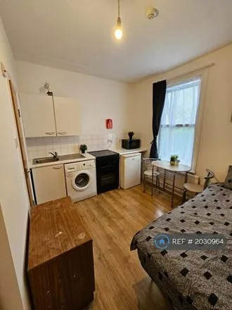 Rent this studio apartment on 22 Birstall Road in London, N15 5EN
