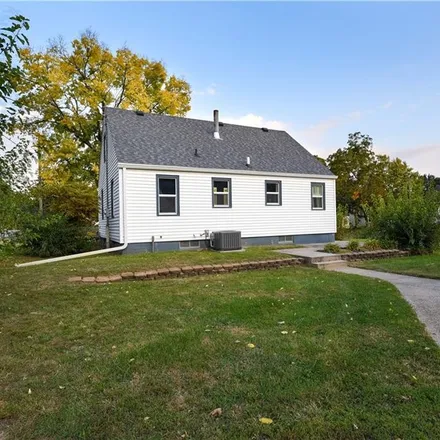 Image 3 - 4044 9th Street, Des Moines, IA 50313, USA - House for sale