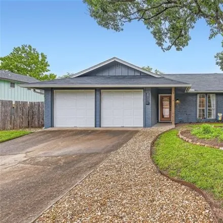 Image 2 - 8911 Hunters Trace, Austin, TX 78710, USA - House for sale