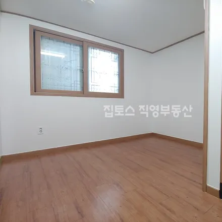 Rent this studio apartment on 서울특별시 관악구 신림동 1458-33