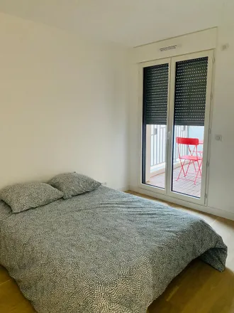 Rent this 2 bed apartment on 7 Rue Médéric in 92110 Clichy, France
