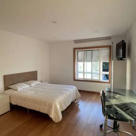 Rent this 3 bed apartment on Pony Club do Porto in Rua da Fonte do Outeiro, 4200-007 Porto
