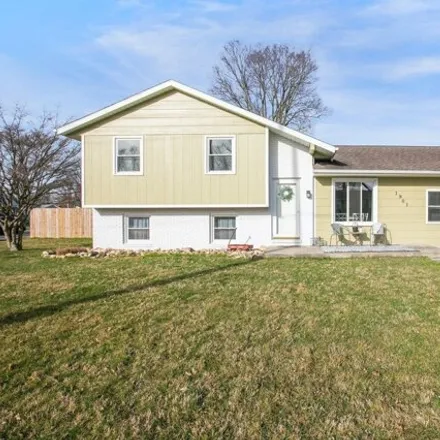 Buy this 4 bed house on 374 East Omer Avenue in Mishawaka, IN 46545
