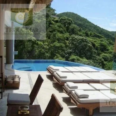 Rent this 5 bed house on Vientos de los monsones in Punta Brisa, 39300 Acapulco