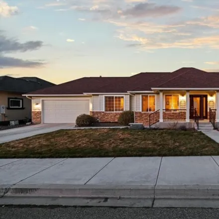 Buy this 5 bed house on 2234 West 50th Avenue in Kennewick, WA 99337