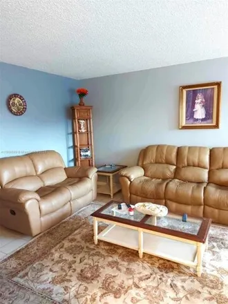 Rent this 1 bed condo on Harwood E in Harwood Crescent, Deerfield Beach