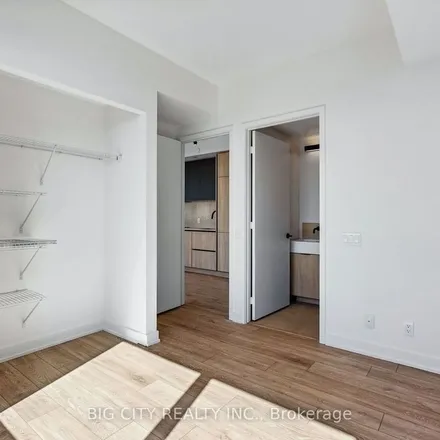 Image 3 - Suite, 106 Peter Street, Old Toronto, ON M5V 2G5, Canada - Apartment for rent