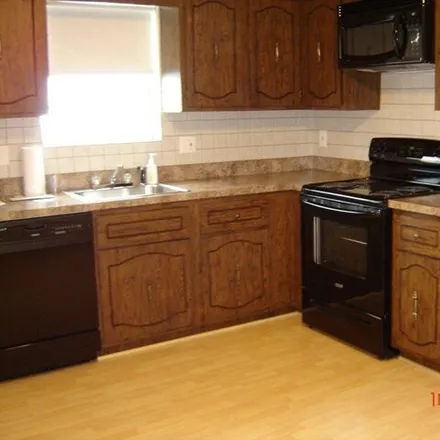 Image 1 - 23;25 Columbia Avenue, Newton, MA 02464, USA - Apartment for rent