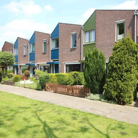 Rent this 3 bed apartment on Heerdehoeve 14 in 3137 SG Vlaardingen, Netherlands