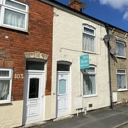 Rent this 2 bed townhouse on Spencer Street in Goole, DN14 6EE
