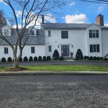 Rent this 4 bed house on 3 Valley Field Road in Westport, CT 06880