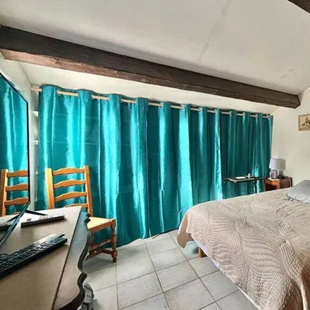 Rent this 2 bed house on Six-Fours-les-Plages in Boucle de la Cantarelle, 83140 Six-Fours-les-Plages