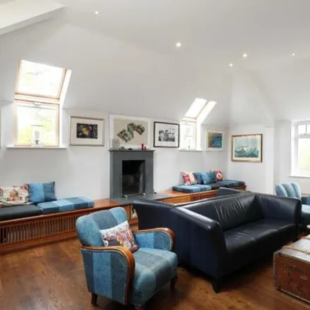 Image 7 - Bathgate Road, London, SW19 5PW, United Kingdom - House for sale