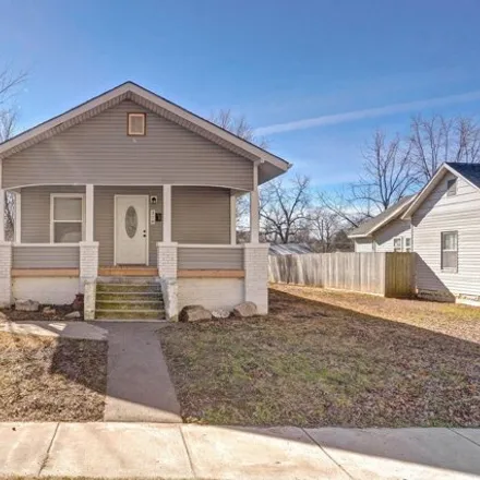 Buy this 3 bed house on 368 West Olive Street in Aurora, MO 65605
