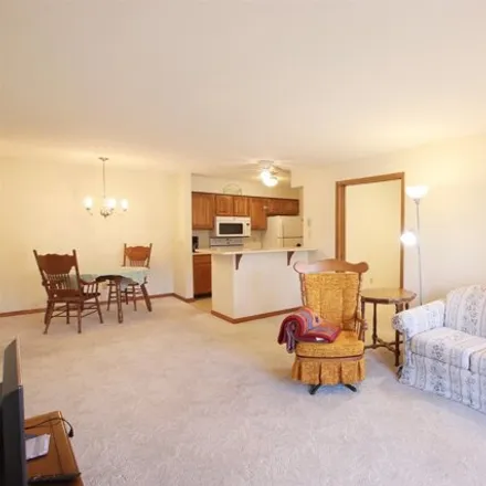 Image 5 - 1247 Wood Way Drive, West Bend, WI 53090, USA - Condo for sale
