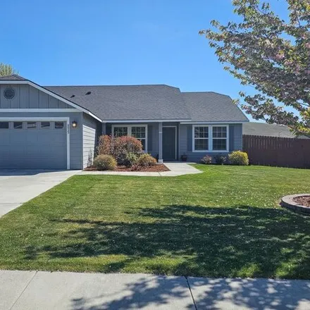 Buy this 3 bed house on 6073 Kona Drive in West Richland, WA 99353