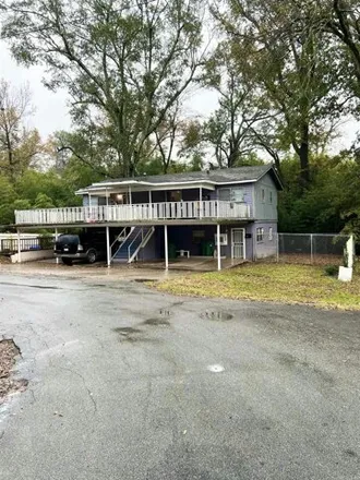 Buy this studio house on 1900 West 14th Avenue in Pine Bluff, AR 71603