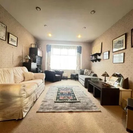 Image 4 - Willow Close, Leigh on Sea, SS9 5XE, United Kingdom - House for sale