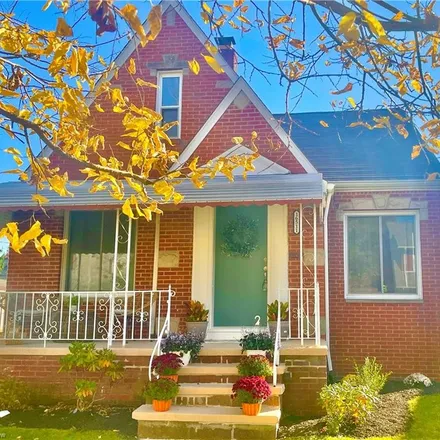 Buy this 3 bed house on 16511 Sedalia Avenue in Cleveland, OH 44135