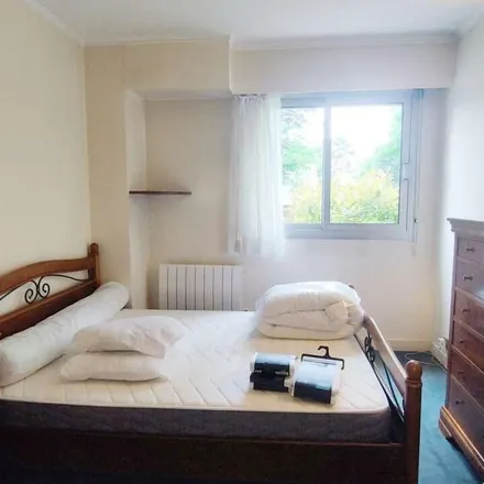 Rent this 2 bed apartment on 1 Chemin de la Gare in 91360 Villemoisson-sur-Orge, France