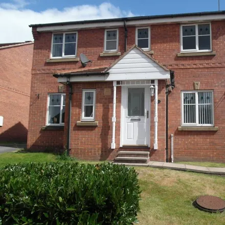 Rent this 2 bed duplex on 6 Millbeck Approach in Morley, LS27 8WA