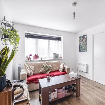 Rent this 1 bed apartment on Inwen Court in London, SE8 5BJ