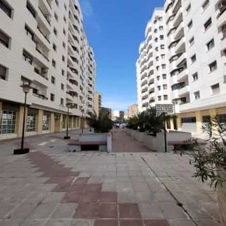 Image 2 - Calle de Bernardino Montañés, 37, 50017 Zaragoza, Spain - Apartment for rent